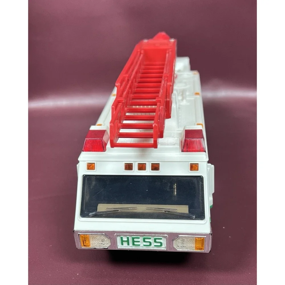 Hess Toy Truck 1996 Emergency Truck and Ladder with‎ Lights and Sirens Works